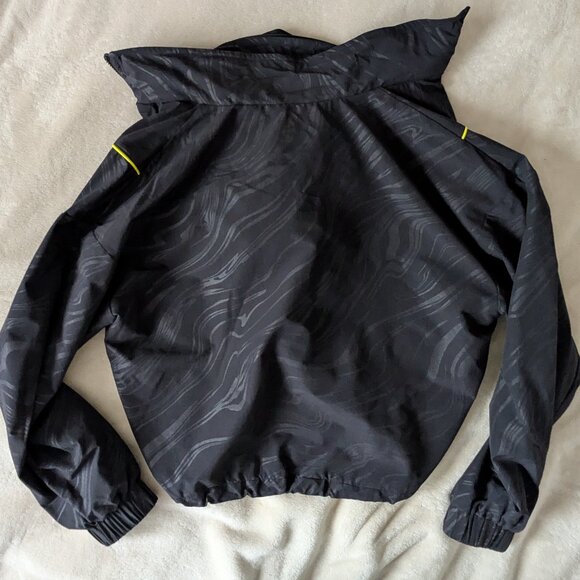 Fabletics Black and green hooded windbreaker - loose fit - Picture 11 of 16